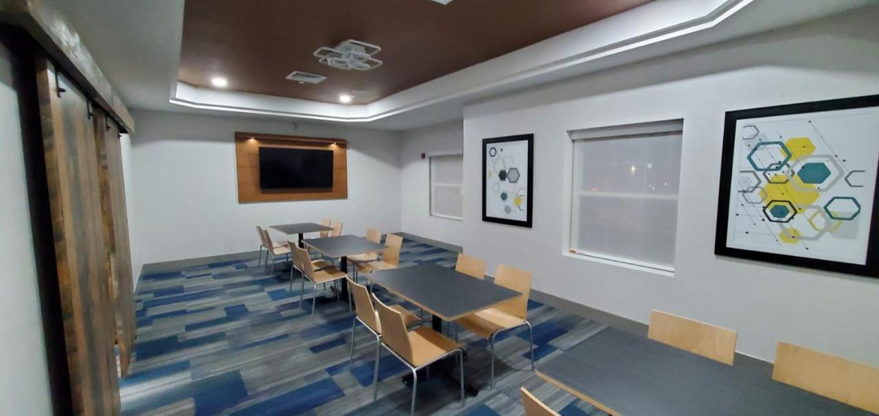 Holiday Inn Express & Suites Williamsburg By Ihg Eksteriør bilde