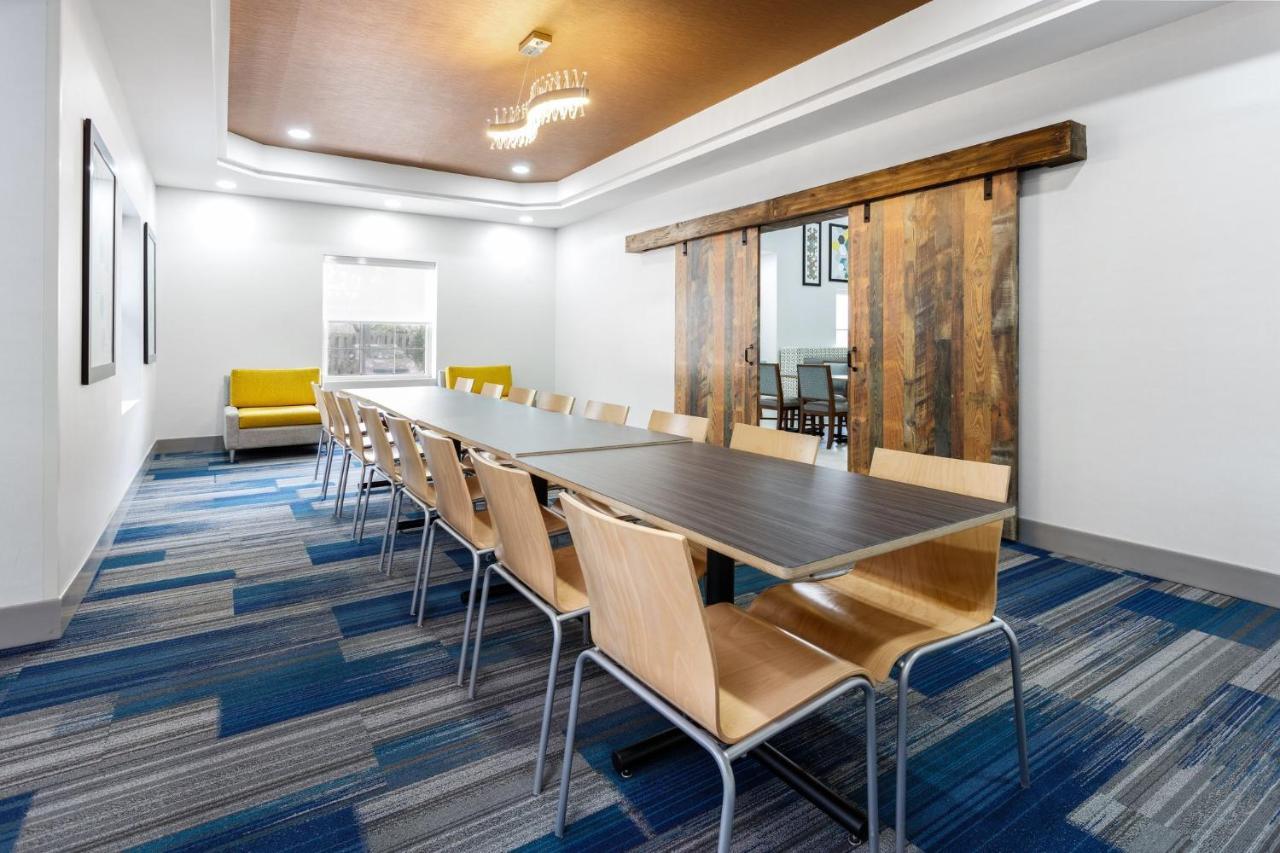 Holiday Inn Express & Suites Williamsburg By Ihg Eksteriør bilde