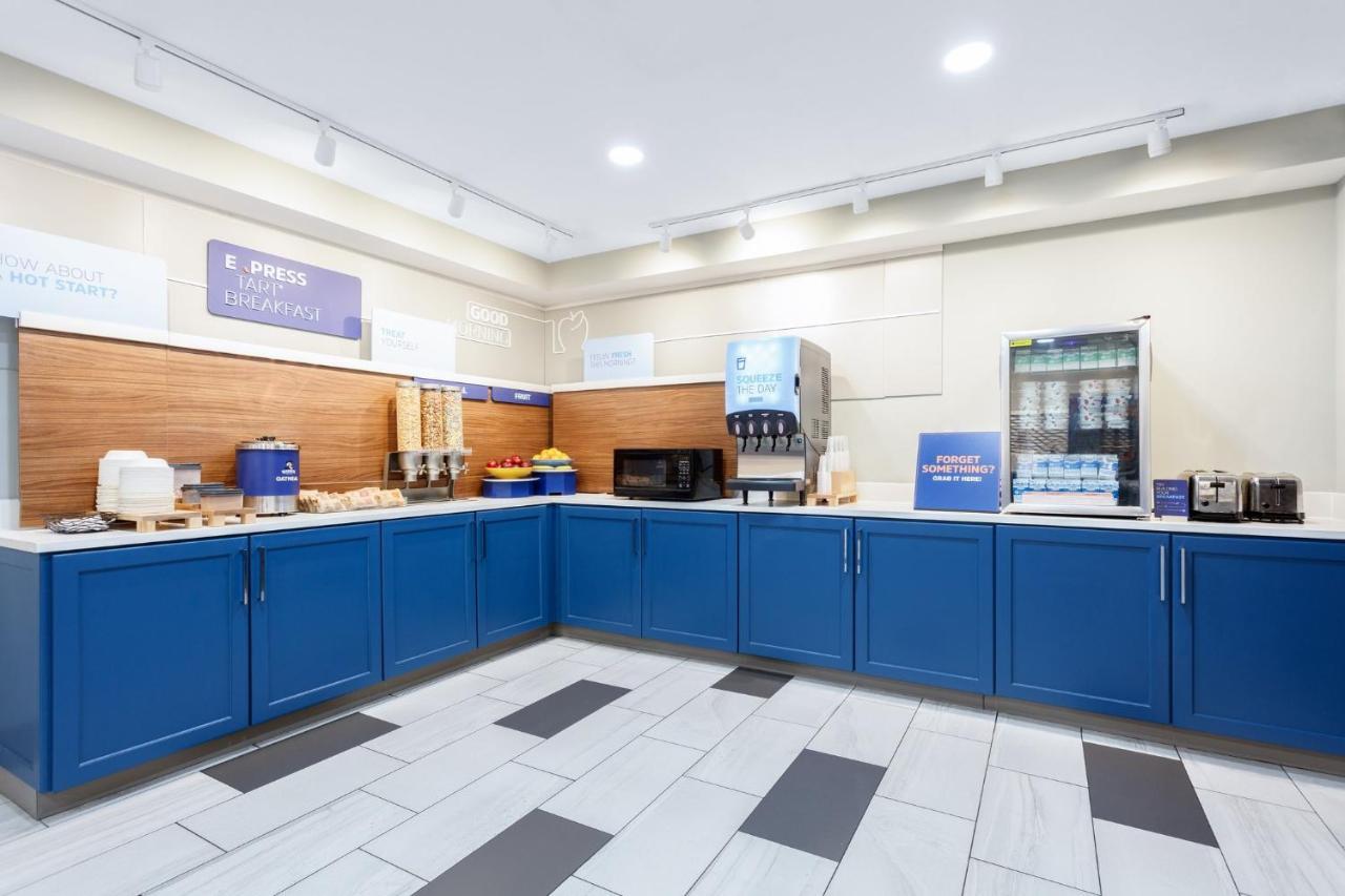 Holiday Inn Express & Suites Williamsburg By Ihg Eksteriør bilde