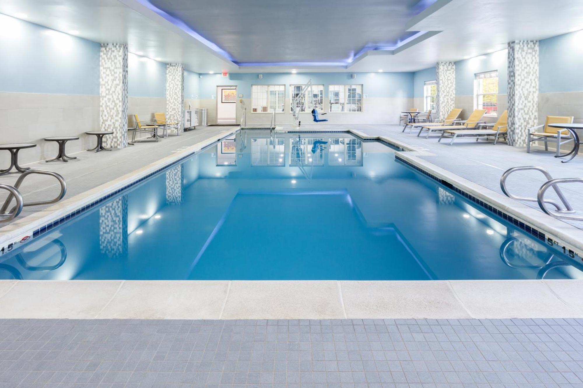 Holiday Inn Express & Suites Williamsburg By Ihg Eksteriør bilde